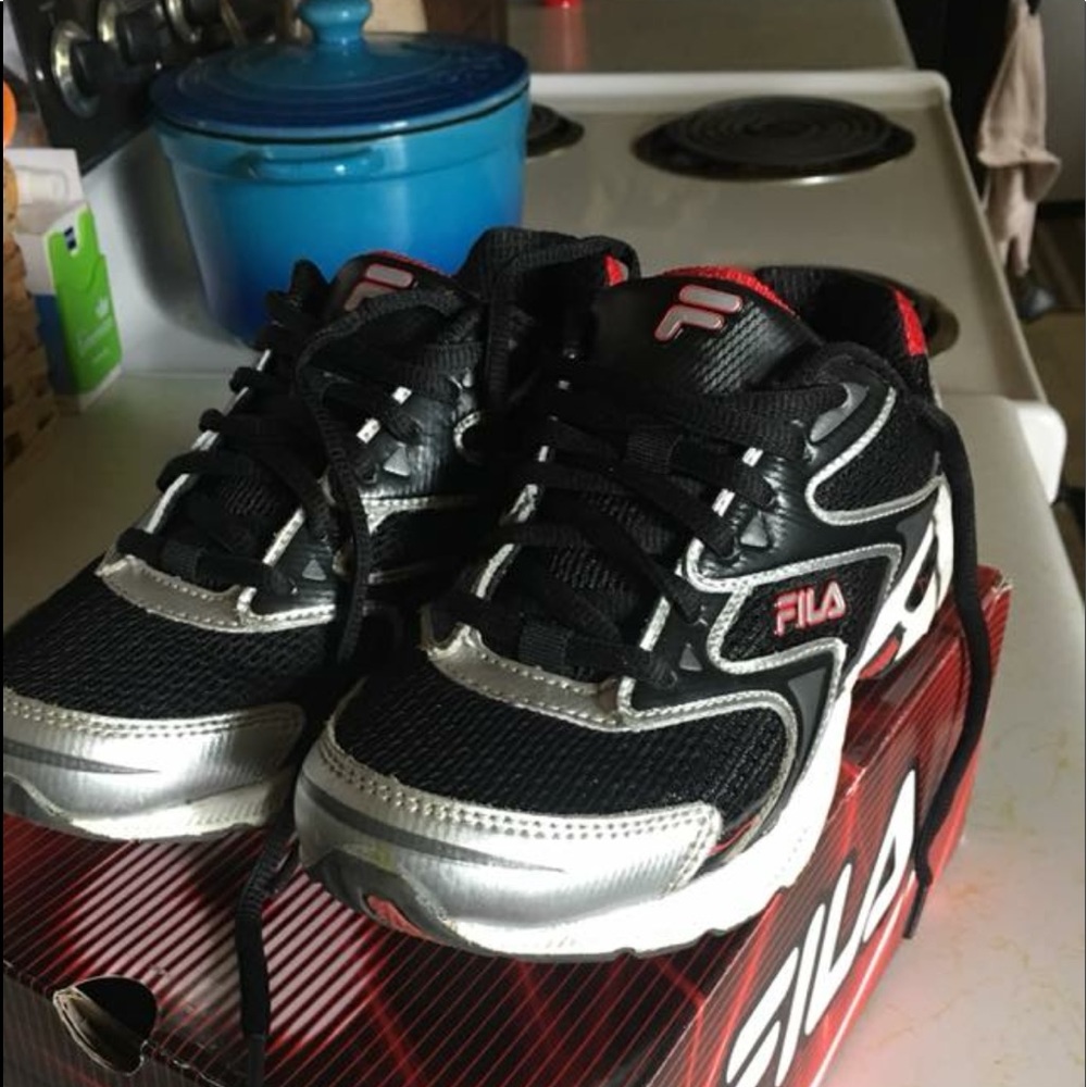Fila shoes youth size